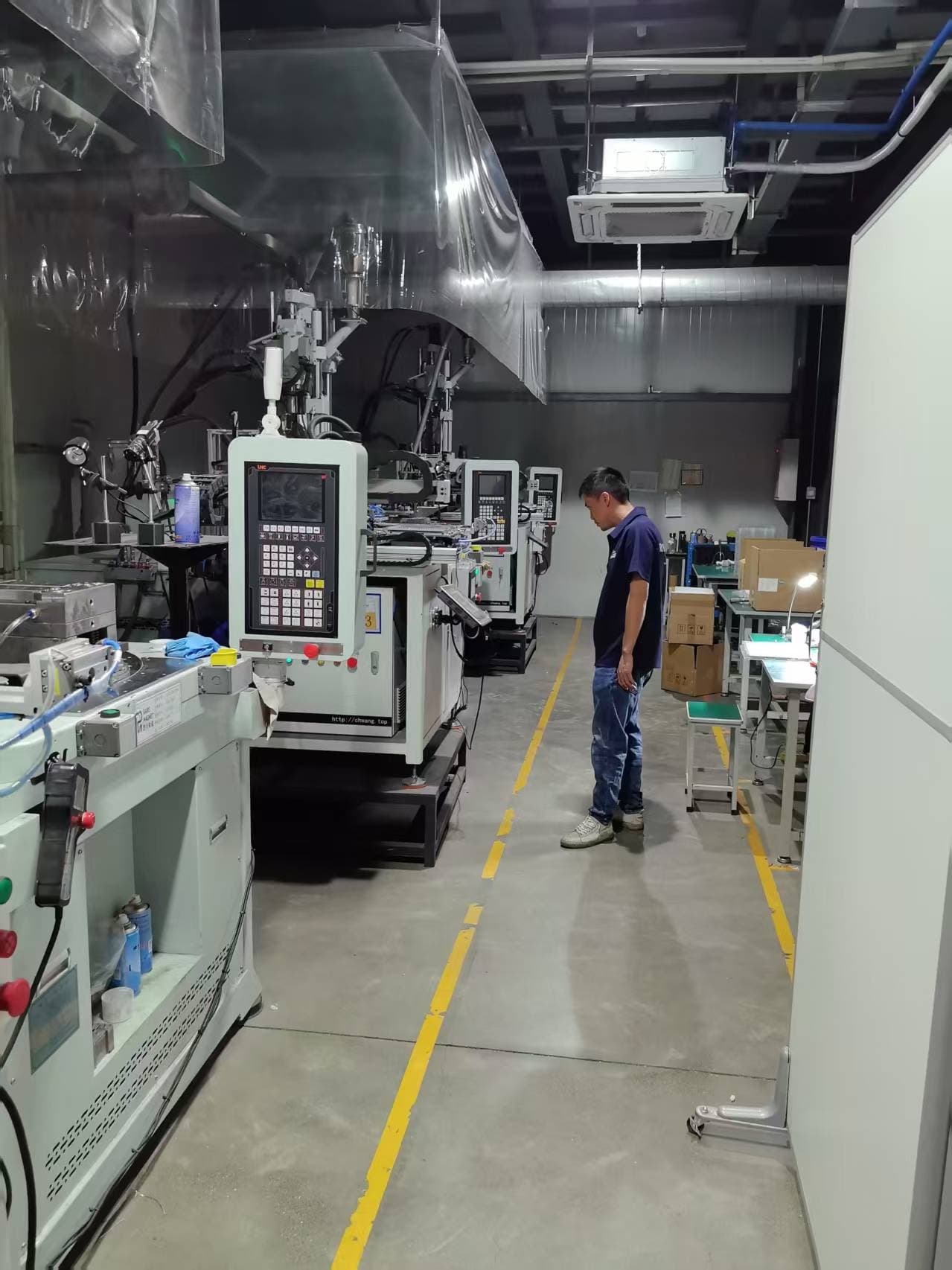 Injection molding line used for rotor assembly production